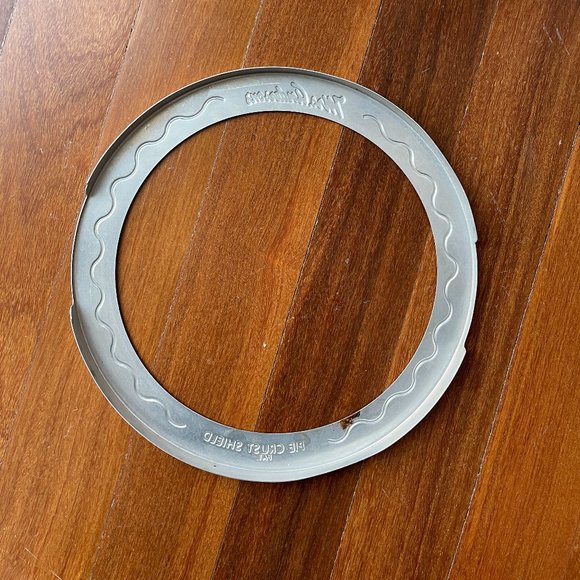 Mrs Anderson's Pie Crust Shield - 10" pie - Picture 2 of 2